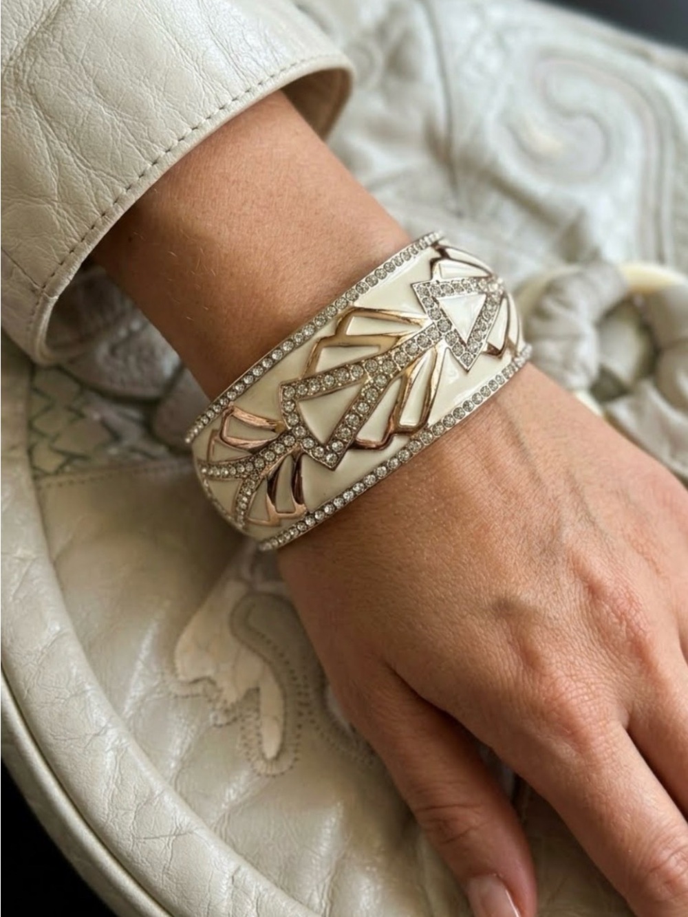 VTG Sequin Brand Cream and Gold Rhinestone Crystal Bangle Bracelet 1990s